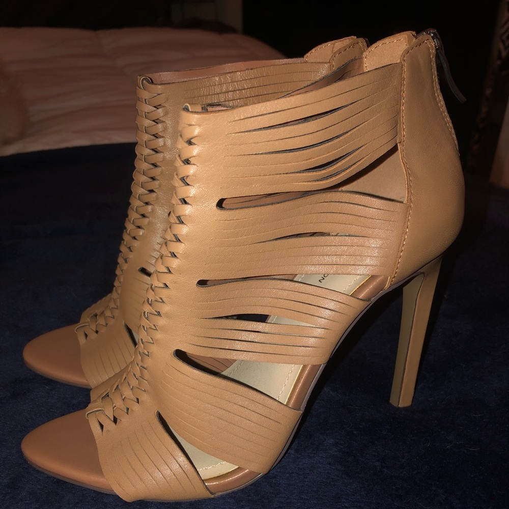 NWOT BCBG Heels